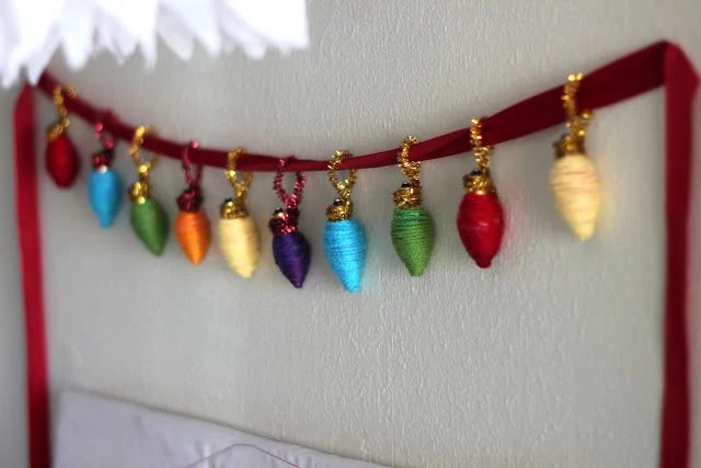 Need some Christmas Handmade inspiration. Find it with these 10 Clever Christmas Decor options - Tipsaholic, #Christmas, #decor, #holidays, #christmasdecor, #decorations, #Handmade