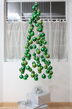 Need some Christmas Handmade inspiration. Find it with these 10 Clever Christmas Decor options - Tipsaholic, #Christmas, #decor, #holidays, #christmasdecor, #decorations, #Handmade