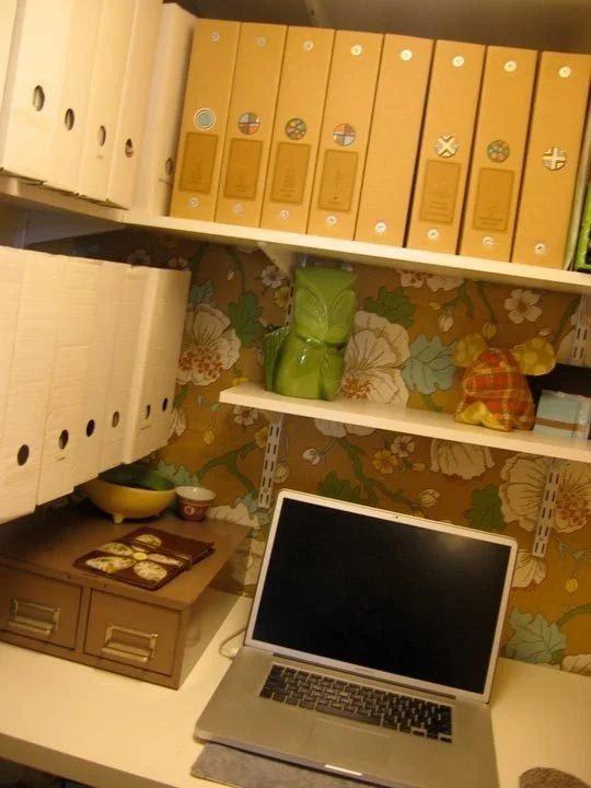 No space for an office? How about building an office closet? Here are 10 useful closet office options that will maximize the space in your tiny office! 10 Closet Office options: Ho