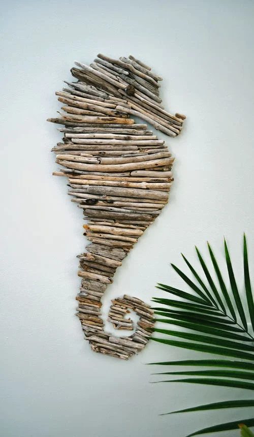 coastal decor options - driftwood seahorse