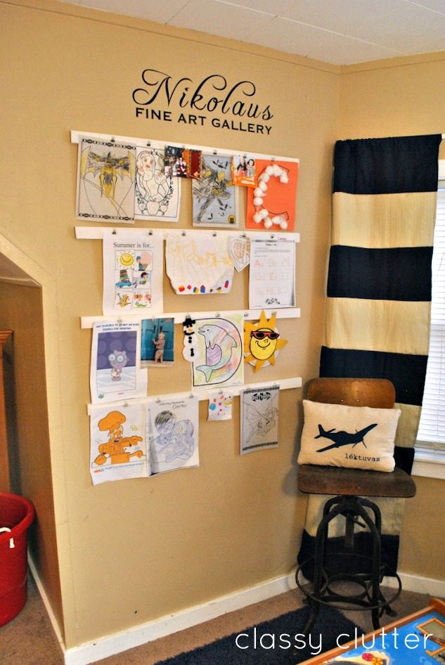 Do you love your kids' art creations, but hate paper clutter? Here are 10 options for what to do with your kids’ art and schoolwork! 10 Creative Ways to Organize Kids' Art and Scho