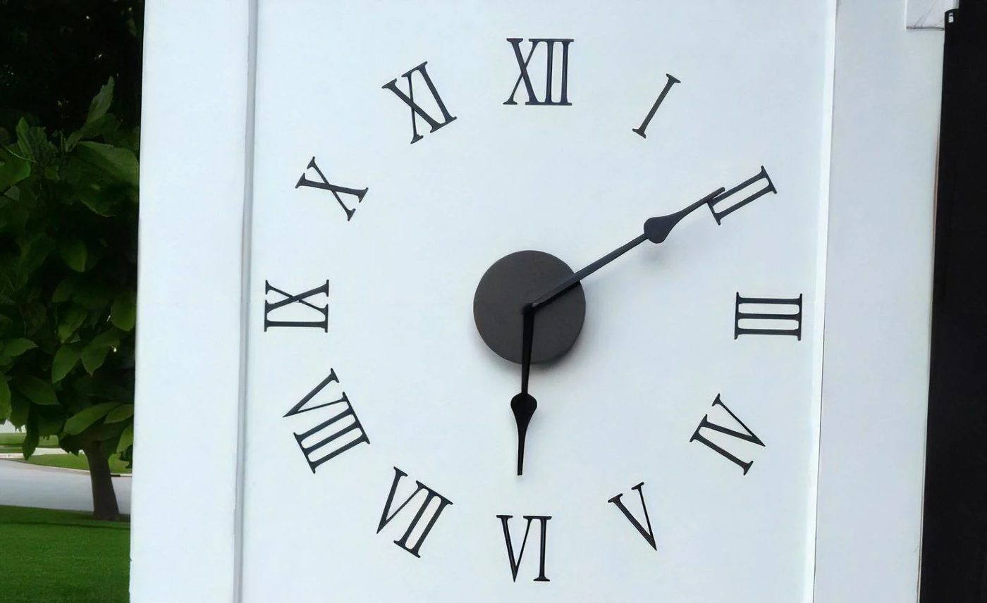 13 Repurposed Door Clock 4 422x800 061233