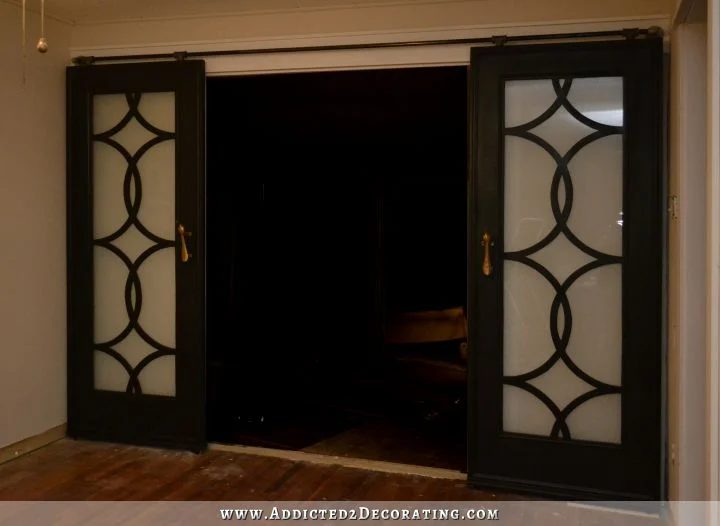 Doors are so functional that we sometimes forget that they can be made striking, too. look at these 10 Handmade door projects for some great options! 10 Handmade Door Projects via 