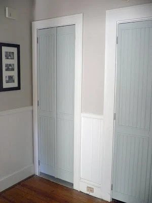 Doors are so functional that we sometimes forget that they can be made striking, too. look at these 10 Handmade door projects for some great options! 10 Handmade Door Projects via 