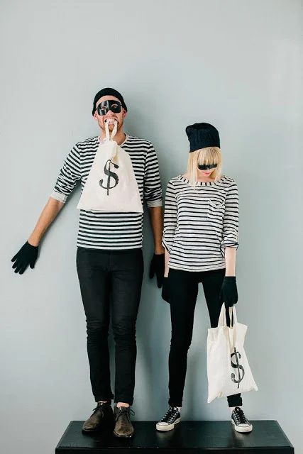 Dress up with your significant other this year! Here are 12 Handmade Halloween Costumes for Couples