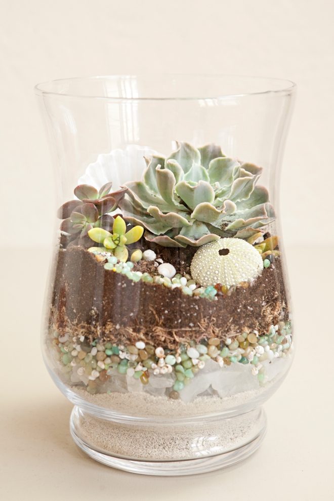 If a wedding is in your future, look at these sweet Handmade wedding options. Decorations, place cards and more to make your day special. 10 Handmade Wedding options via @tipsaholi