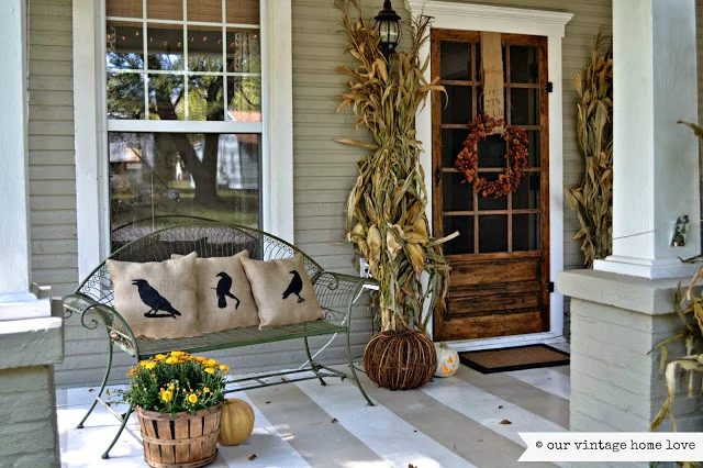 Get creative with your porch for fall. I can't wait to try some of these solid and straightforward options. 10 Front Porch Decor options for Fall via tipsaholic.com