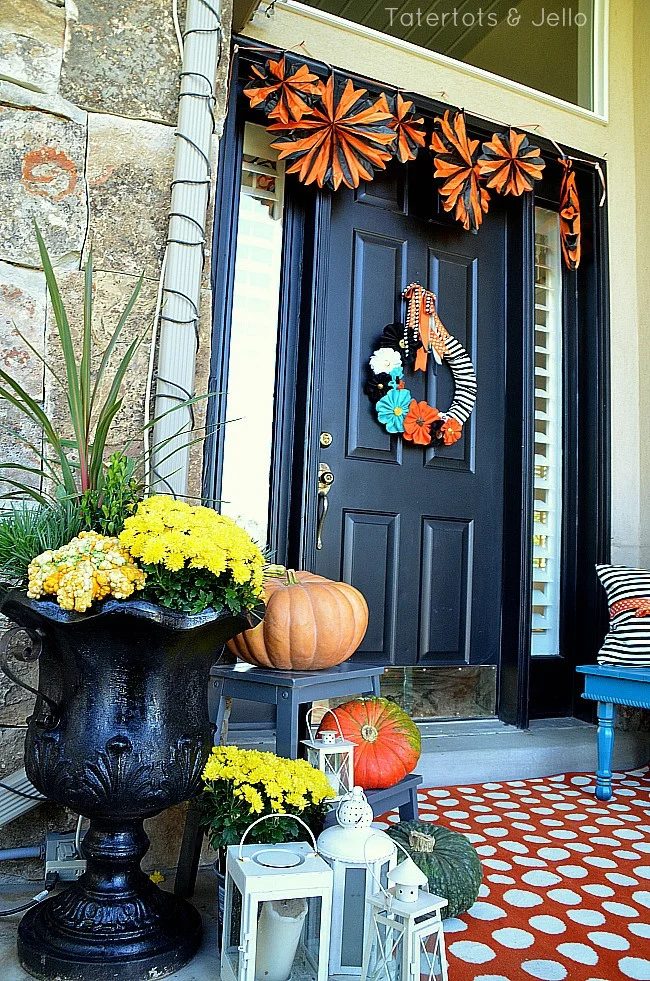 Get creative with your porch for fall. I can't wait to try some of these solid and straightforward options. 10 Front Porch Decor options for Fall via tipsaholic.com