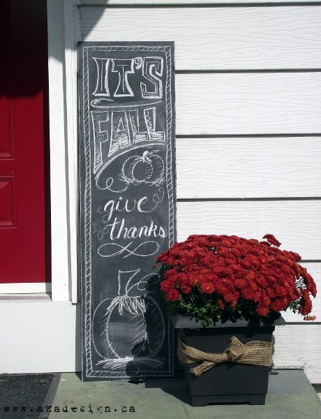 Get creative with your porch for fall. I can't wait to try some of these solid and straightforward options. 10 Front Porch Decor options for Fall via tipsaholic.com