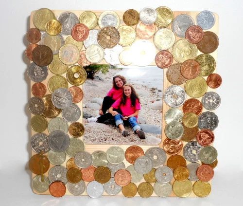 Do you have some foreign money saved from your travels in other countries? Here are 10 Handmade options for leftover foreign money, both coins and paper currency! 10 Fun Handmade o