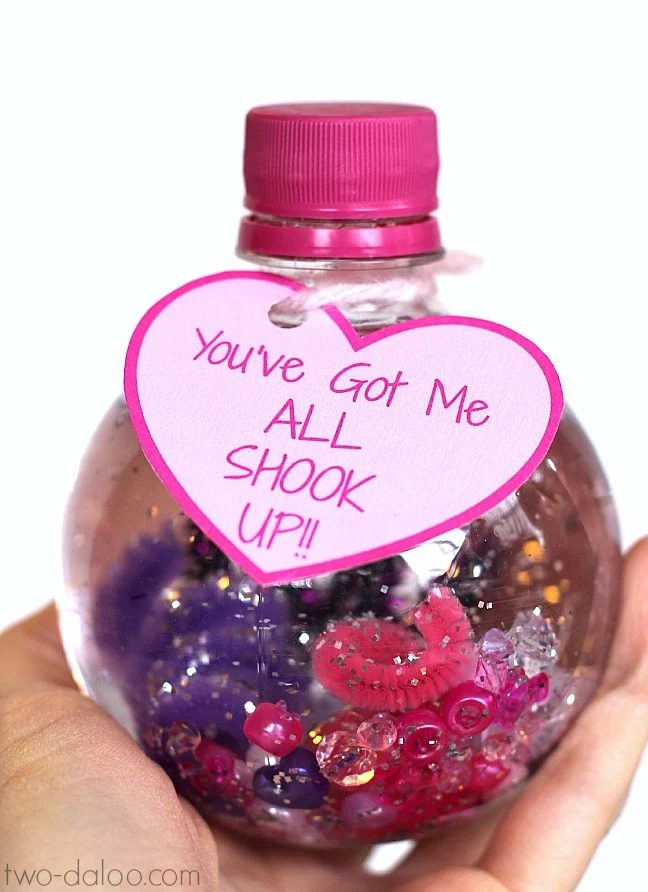 There are lots of great projects and crafts you can do with your kids around Valentine's Day. 10 Fun Valentine Activities for Kids - tipsaholic, #valentine, #valentine's #valentine
