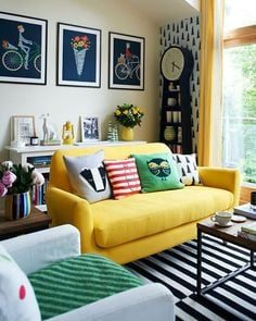 Looking for a new sofa for your home? Consider getting a colorful sofa! Here are 10 striking examples of how a sofa in a color can truly make a room. 10 vivid Living Rooms That Wil