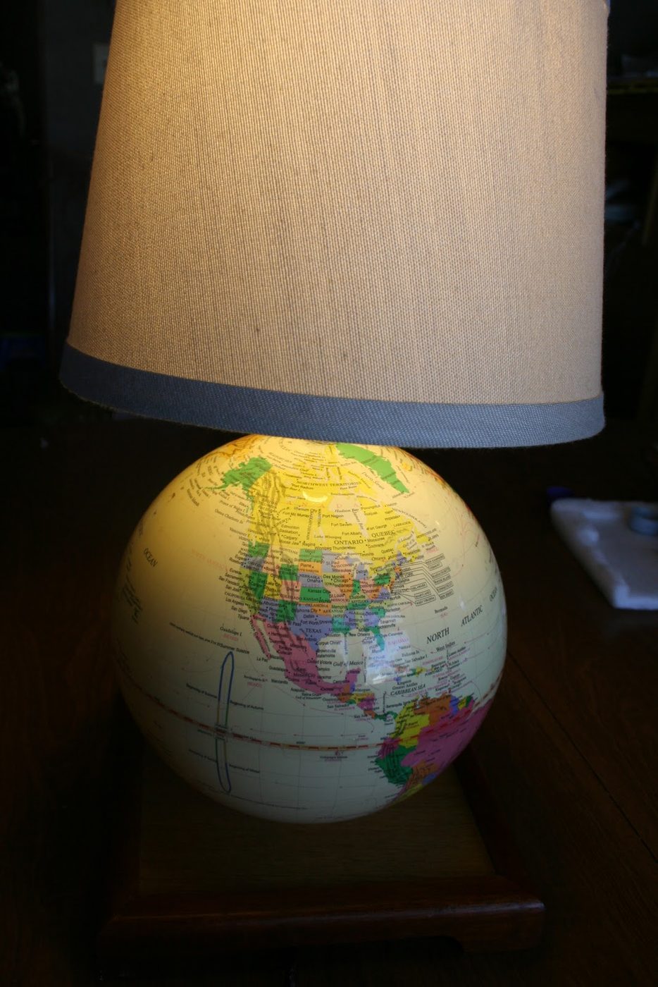 Instead of searching endlessly for the well fitted lamp for your space, why not make one? Here are 10 Handmade lamps that will inspire you to create your own! 10 Inspiring Handmade