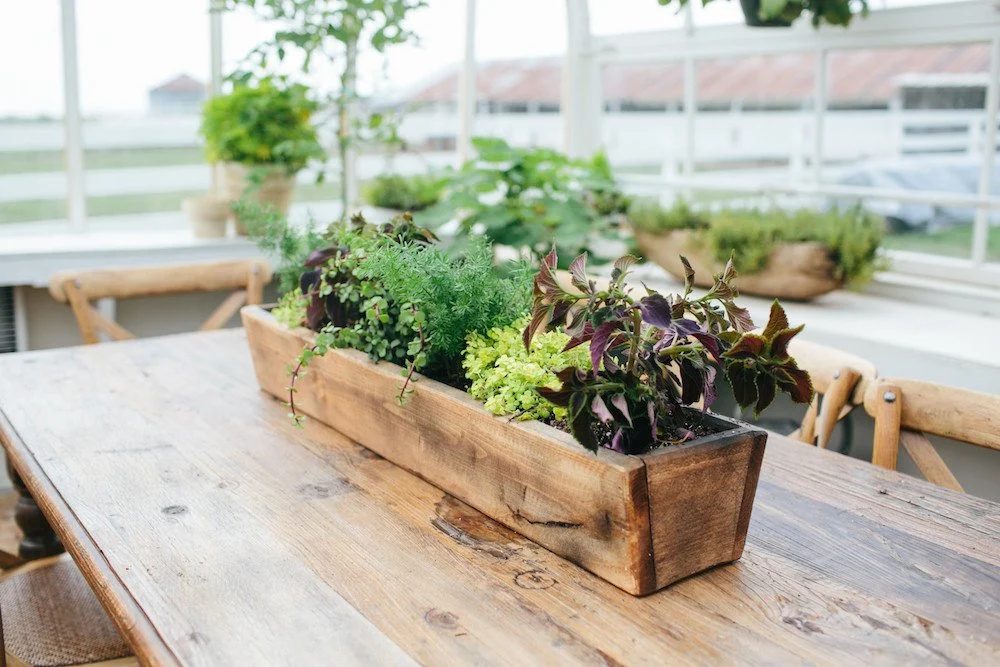 Channel your inner Fixer Upper style with these Handmade projects. 10 Magnolia Market Looks To Handmade featured on Bekob.com