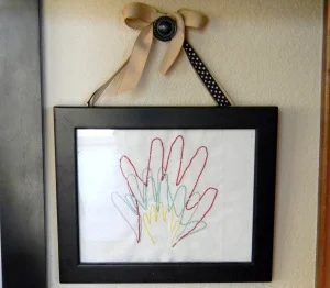 Create a home that really represents you, your family, and your style by trying a few of these personalized wall art Handmade projects. 10 Personalized Wall Art DIYs ~ Tipsaholic.c