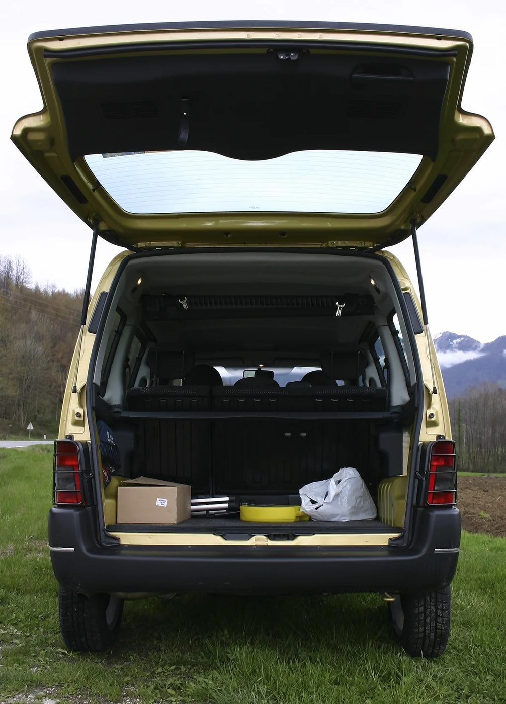 10 Smart Tips for Keeping a Clean Car