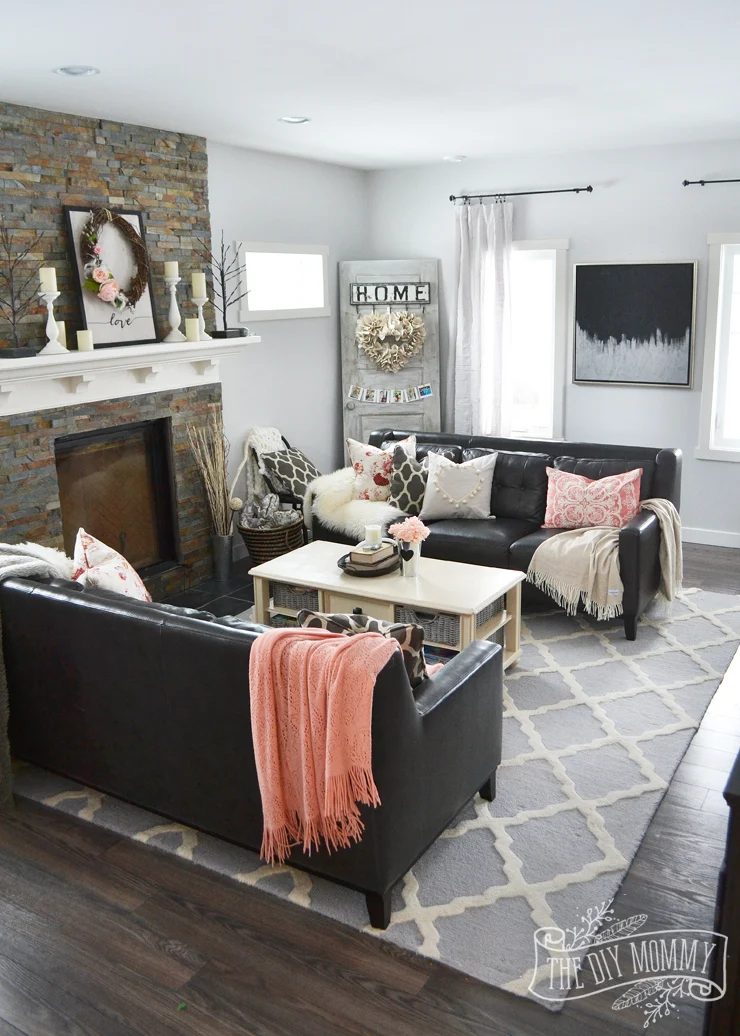 Millennial Pink: How to Decorate and Accent Your Home Decor | The Handmade Mommy Living Room featured on #Bekob #colorfiles