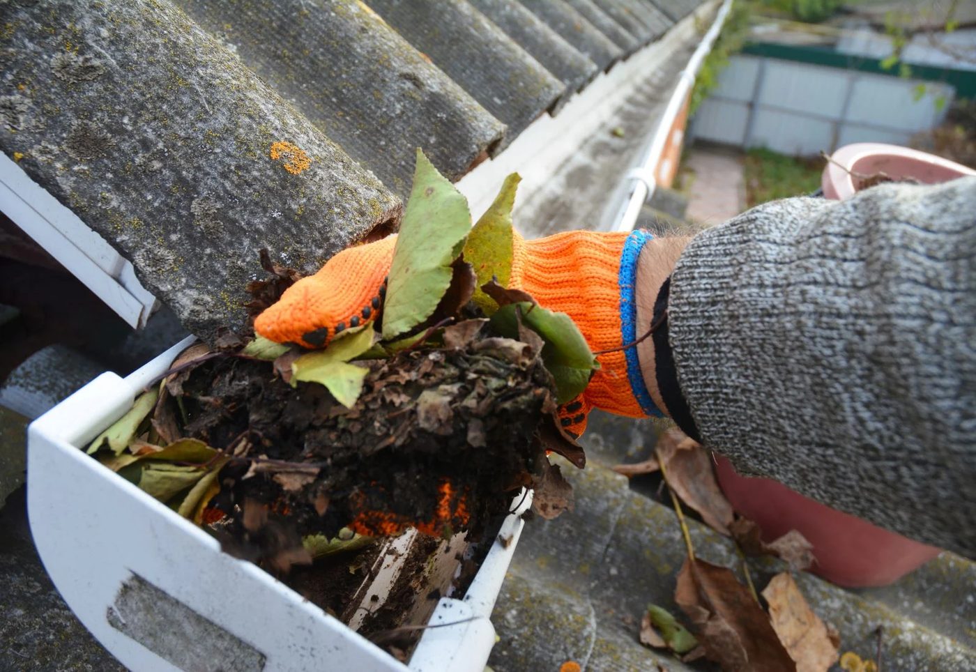 Cleaning Gutter