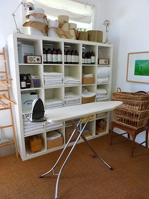 Inepensive open organization for the launrdy room