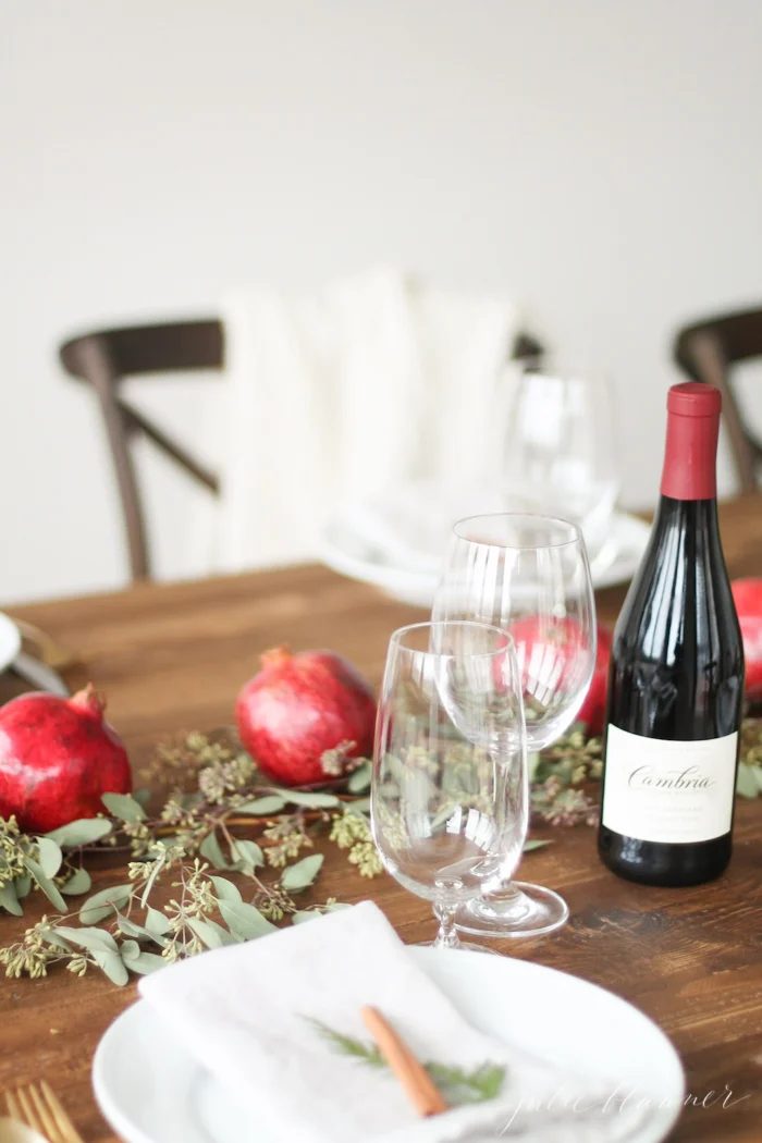 How To Decorate A Table