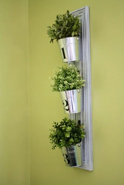 hanging-buckets-room-6-design