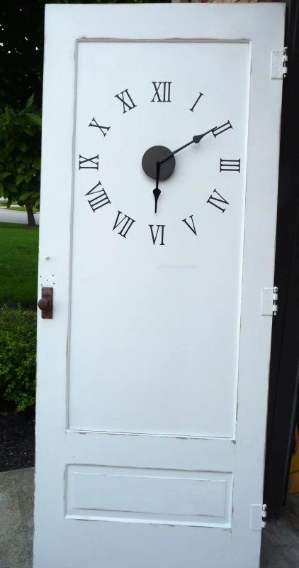 repurposed-door-clock-Bekob