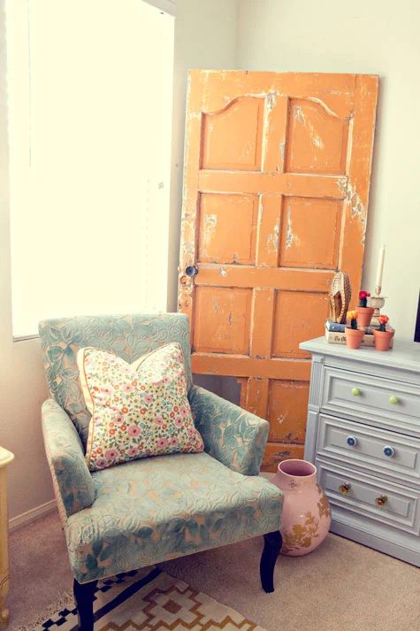 orange-door-decor-design-sponge