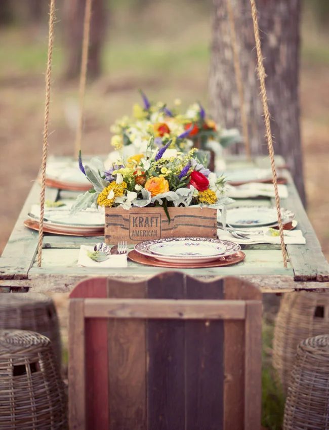 hanging-garden-table-green-wedding-shoes