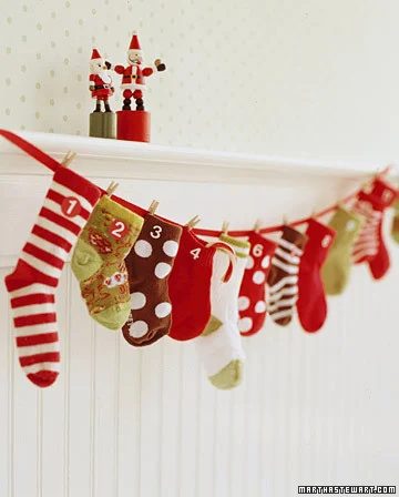 Find a fun way to countdown the days to Christmas and get a little crafty. Try one of these adorable 11 Handmade Christmas Advent Calendar Garlands ~ Tipsaholic.com #Christmas #cou