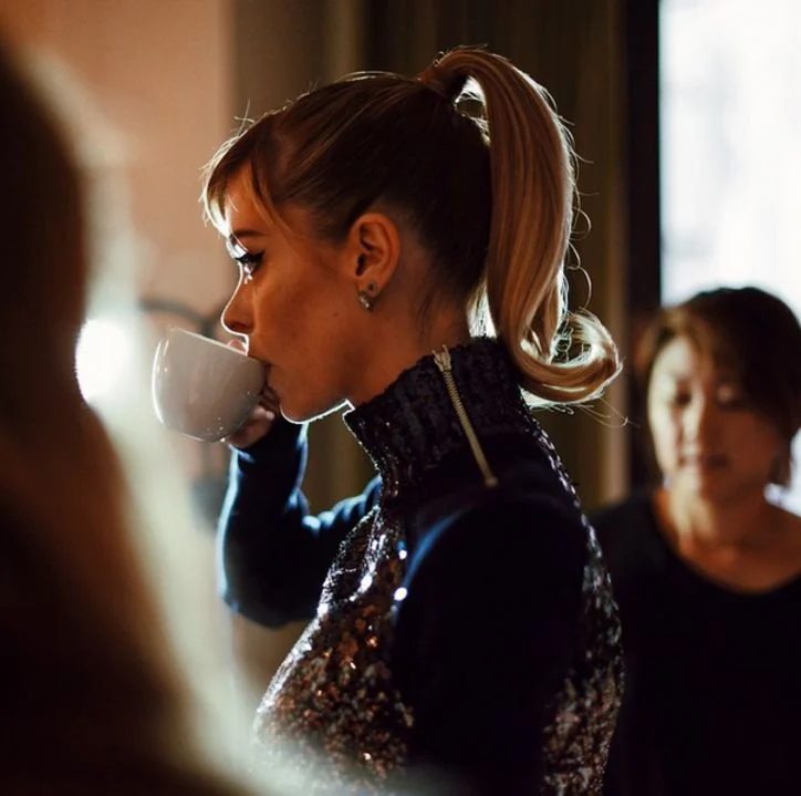 Stuck in a rut with your hair? Or are you looking for a new way to color your hair? You’ll find all these and more in this list of 11 current hair trends! 11 Fun and Current Hair T