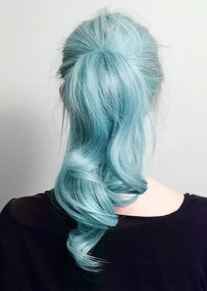 Stuck in a rut with your hair? Or are you looking for a new way to color your hair? You’ll find all these and more in this list of 11 current hair trends! 11 Fun and Current Hair T