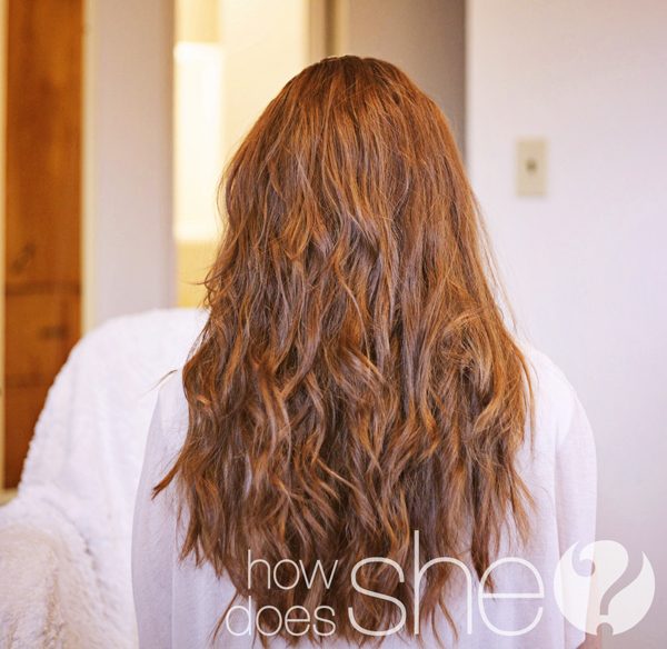 Try these methods to get the the well fitted waves and curls for quick and straightforward hairstyles that last! 11 Ways to Get Waves and Curls ~ Tipsaholic.com #waves #curls #hair