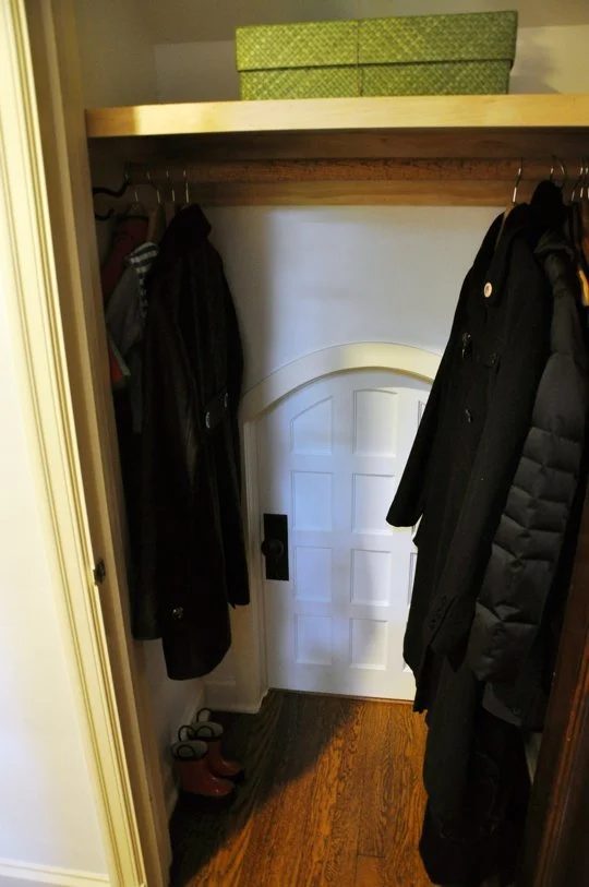 Is your coat closet small and cluttered? Turn your messy coat closet into an organized space with the help of these 11 coat closet options! 11 Ways to Upgrade Your Coat Closet via 