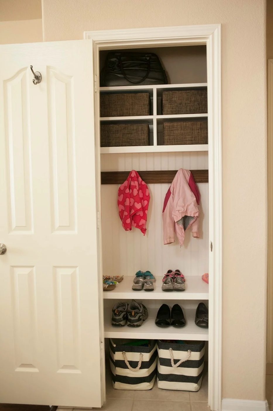 Is your coat closet small and cluttered? Turn your messy coat closet into an organized space with the help of these 11 coat closet options! 11 Ways to Upgrade Your Coat Closet via 