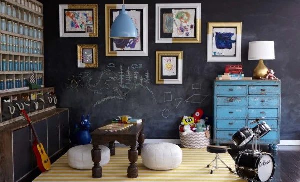 tipsaholic-two-toned-picture-frames-style-by-emily-henderson