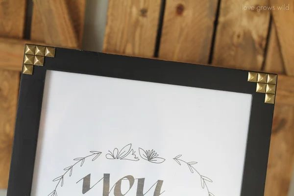 tipsaholic-gold-studded-picture-frame-love-grows-wild