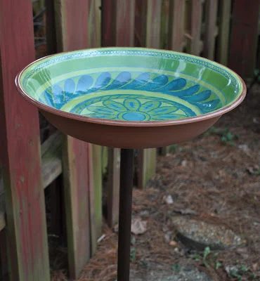 A birdbath will bring more life to your backyard. Why not make one yourself? Here are 10 straightforward Handmade bird bath options that can be achieved in a weekend or less. 12 Fu
