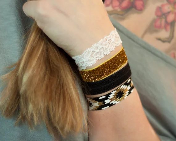 Do you always wear your hair ties around your wrist in case of a hair emergency? Try these 12 hair ties that double as bracelets for a more stylish look! 12 clearly-Cute Hair Ties 