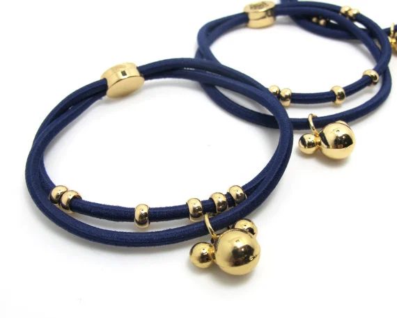 Do you always wear your hair ties around your wrist in case of a hair emergency? Try these 12 hair ties that double as bracelets for a more stylish look! 12 clearly-Cute Hair Ties 