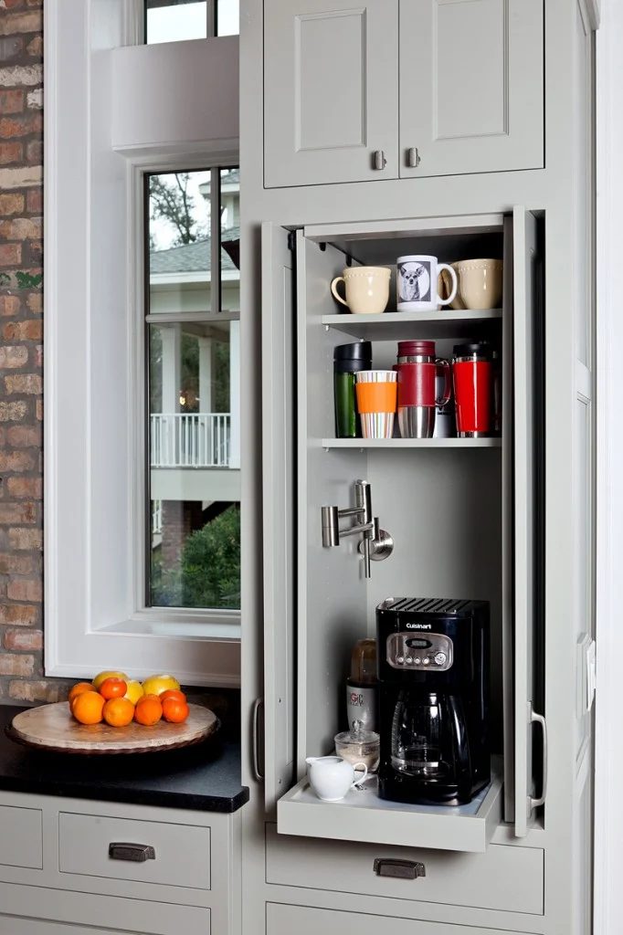 Love coffee? Create a fabulous coffee bar in your home! Here are 13 great options for an organized, functional, and striking home coffee bar! 13 options for a Home Coffee Bar via t