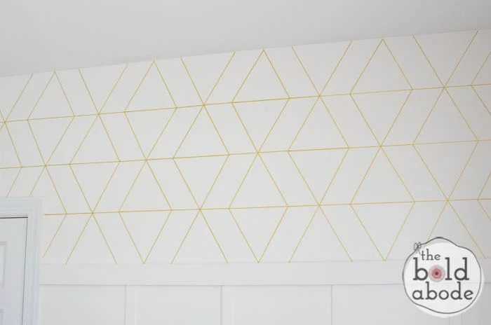 Get a fun interior look by using paint pens and one of our 15 memorable Handmade Sharpie Walls featured on Bekob.com