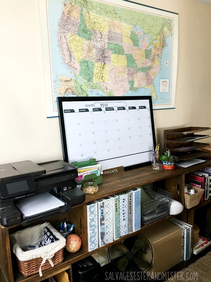 Shelves are the well fitted way to add some storage. look at these 15+ Clever Shelving Hacks You'll Love featured on Bekob.com