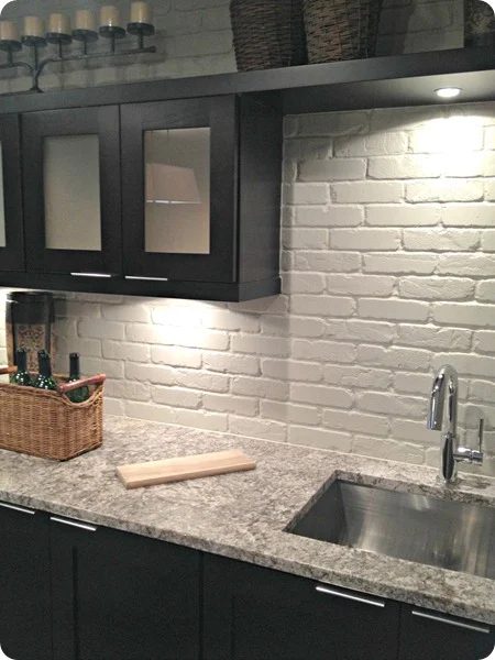 In need of a new kitchen backsplash but don’t want to spend a lot of money or time? Here are 15 solid Handmade kitchen backsplash options you can try! 15 Handmade Kitchen Backsplas