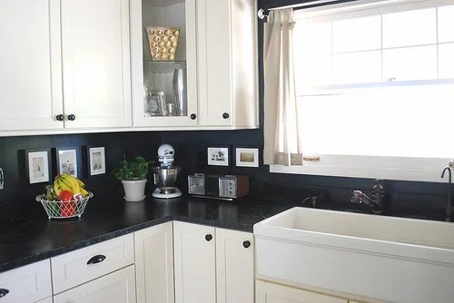 In need of a new kitchen backsplash but don’t want to spend a lot of money or time? Here are 15 solid Handmade kitchen backsplash options you can try! 15 Handmade Kitchen Backsplas