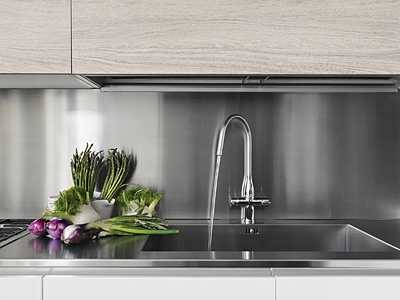 In need of a new kitchen backsplash but don’t want to spend a lot of money or time? Here are 15 solid Handmade kitchen backsplash options you can try! 15 Handmade Kitchen Backsplas