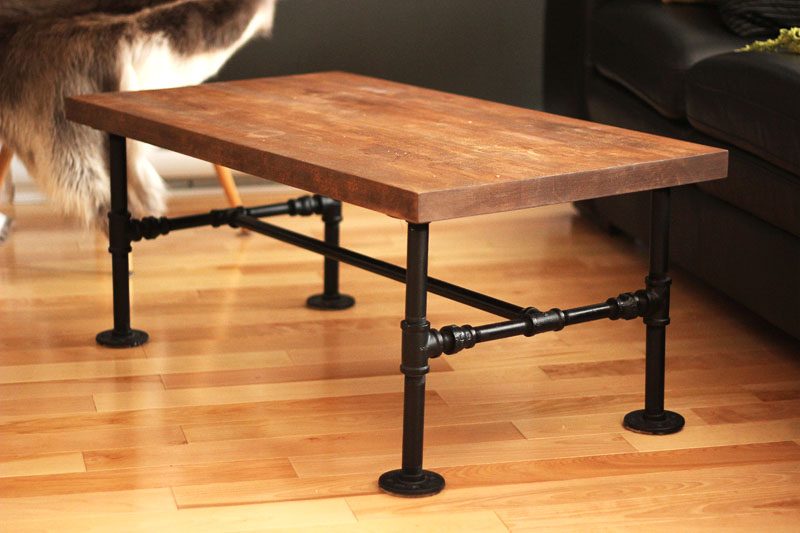 Metal plumbing pipes can be used to build many memorable things, from a clothes rack to a canopy bed! 15 Fabulous Handmade Plumbing Pipe Projects via tipsaholic.com #plumbingpipe #