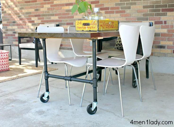 Metal plumbing pipes can be used to build many memorable things, from a clothes rack to a canopy bed! 15 Fabulous Handmade Plumbing Pipe Projects via tipsaholic.com #plumbingpipe #