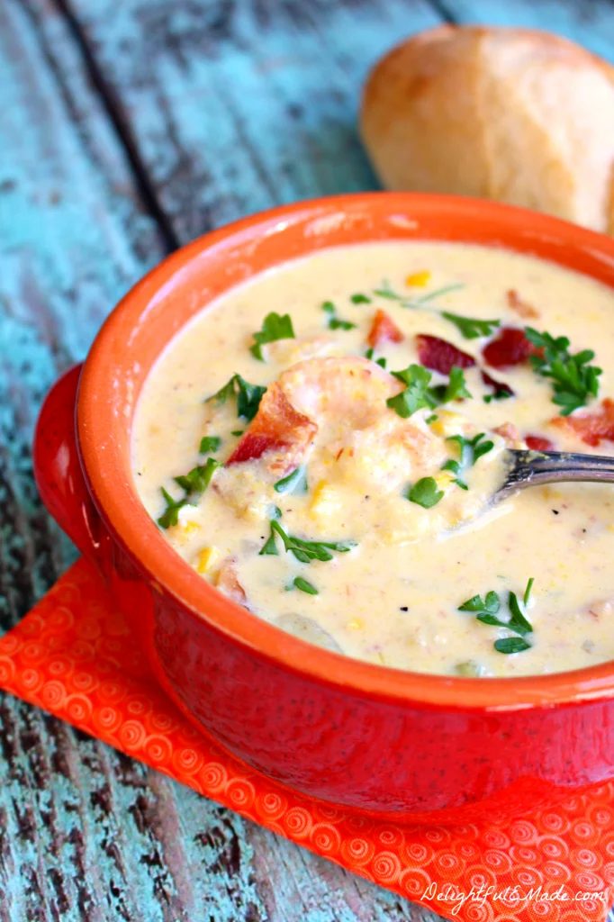 Feeling cold during the fall and winter seasons? Warm up your tummy with a delicious soup! Try all of these 15 great soup recipes during this cold season via @tipsaholic #soups #re