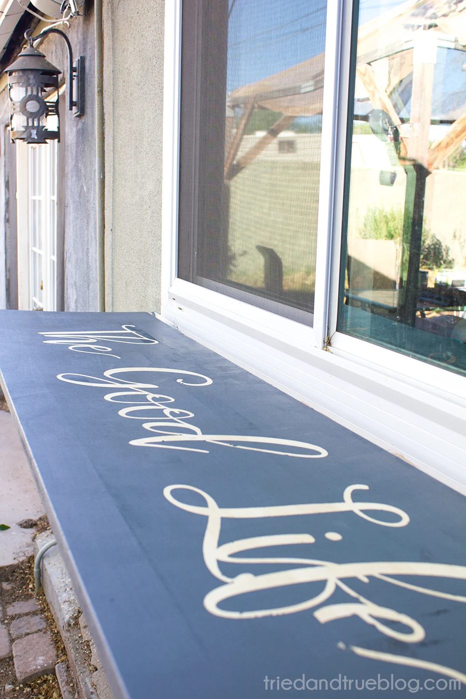Handmade outdoor fold-down table for entertaining by Tried and True featured on @Bekob