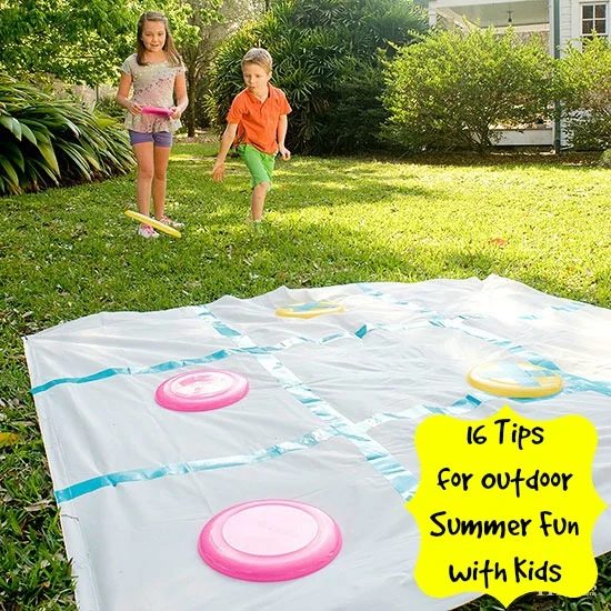 One of the best things about the hot weather is outdoor summer fun with kids. 16 Tips for Outdoor Summer Fun with Kids via tipsaholic.com #summerfamilyactivities #summer #kids #sum